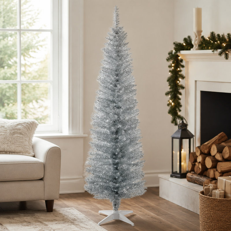 Sapin de Noël artificiel HOMCOM argenté de 1,83 m (6 pi), mince et élégant, avec 390 extrémités de branches réalistes et un support en plastique.