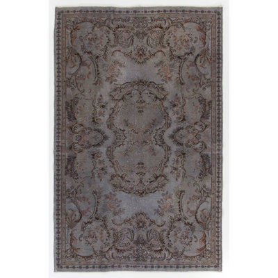 Tapis turc recyclé de couleur grise faite à la main 5,4 x 8,5 pi avec motif en médaillon