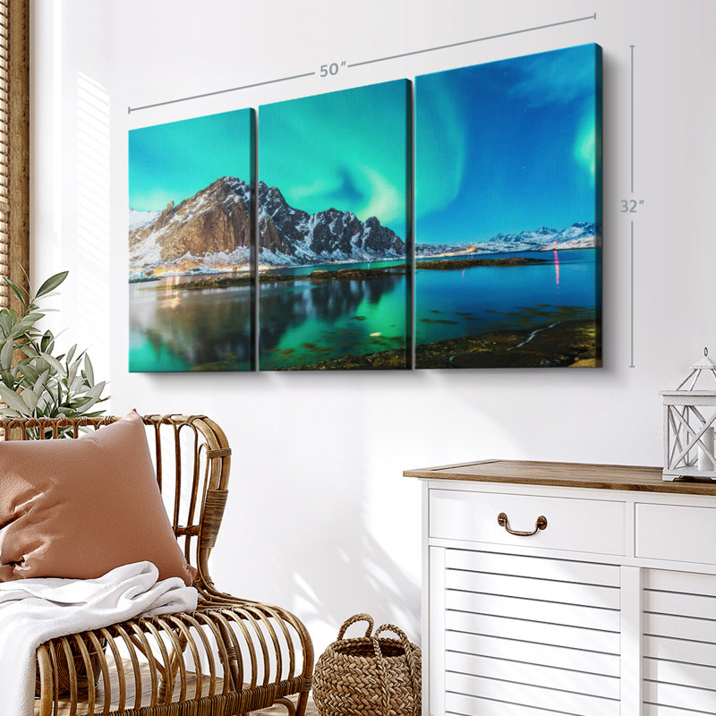 «Majestic Northern Lights», 3 pièces, H 32 po x l 50 po