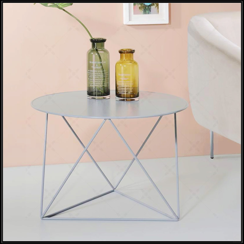 Table de bout en métal