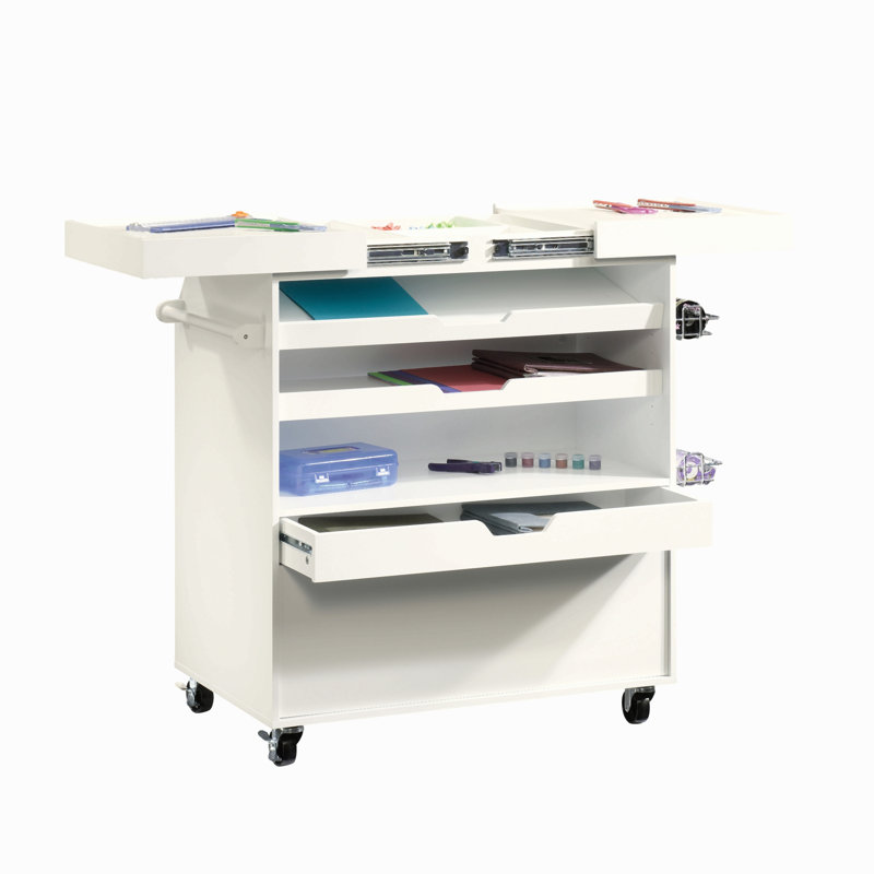 Chariot artisanal traditionnel, finition blanche