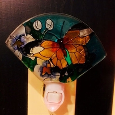 Veilleuse papillon en verre Johnnetta