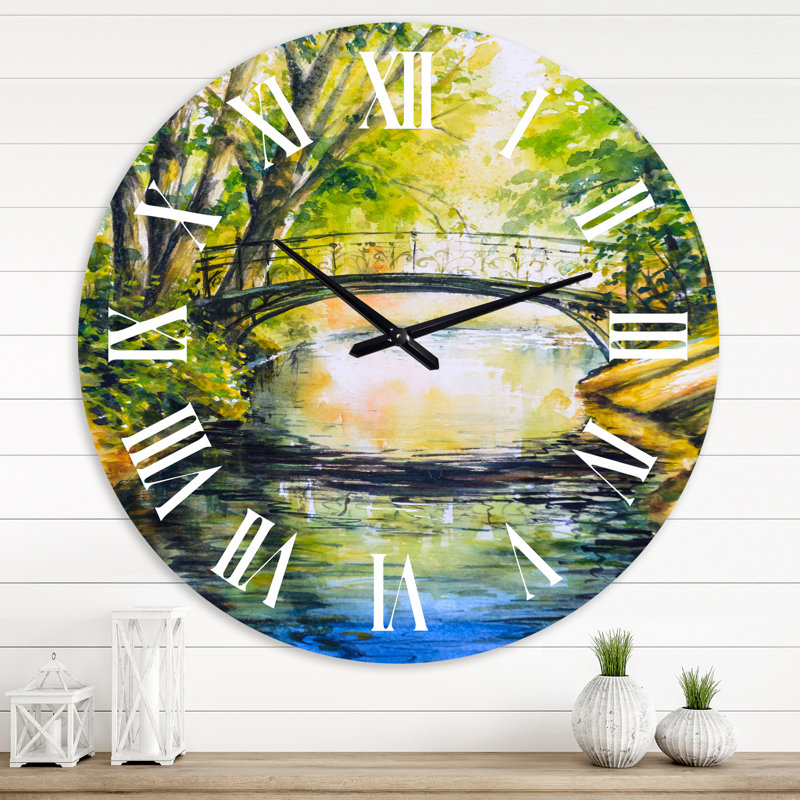 Pont au-dessus d'une eau troublée dans Forest Park - horloge murale Lake House, Surdimensionné
