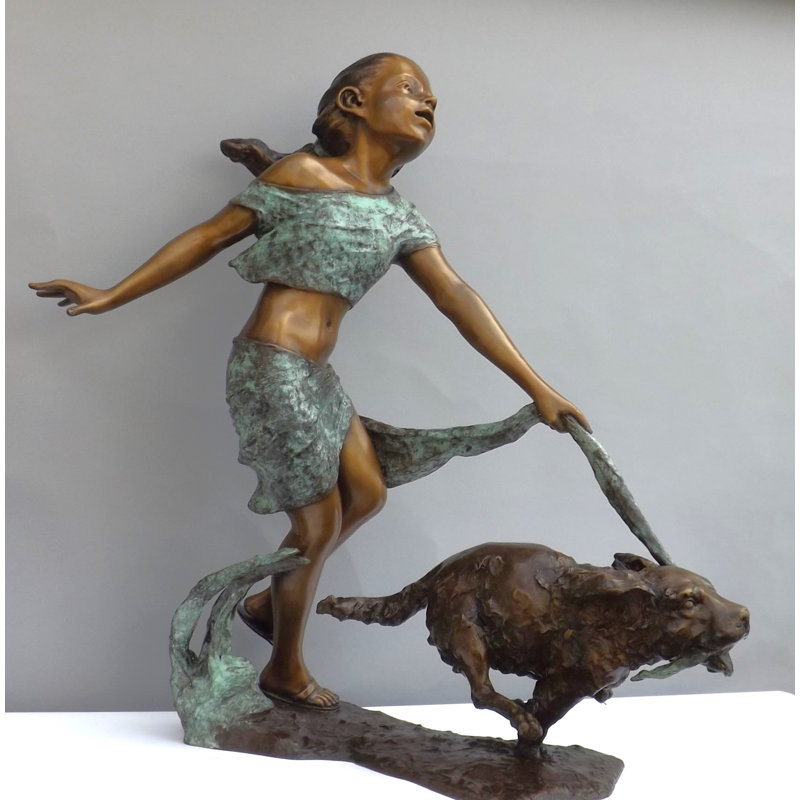 Fille et chien en marche