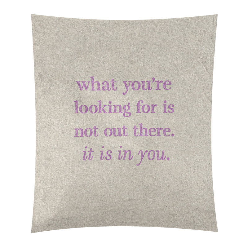 Tapisserie de polyester à citation manuscrite en polyester, H 60 po x l 51 po, Blanc / violet