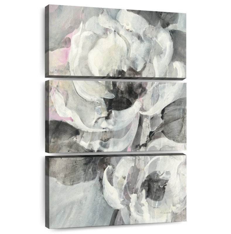 Avery White Delight II, 57" H x 36" W