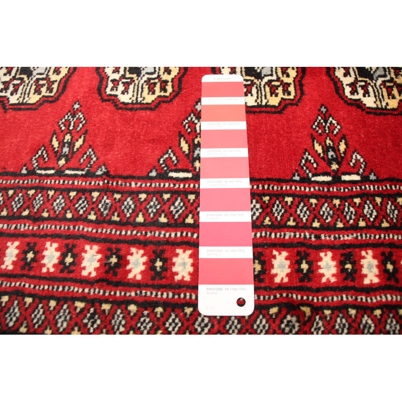 Tapis rouge Peshawar Bokhara 2 pi 2 po x 2 pi 11 po