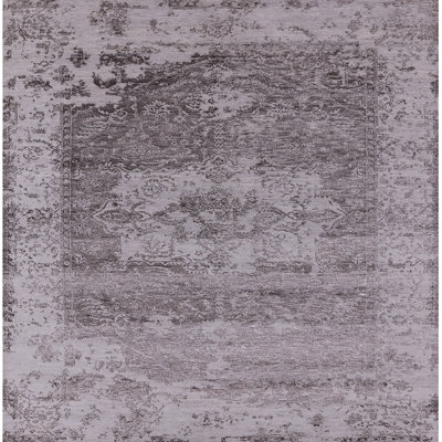 Tapis oriental gris