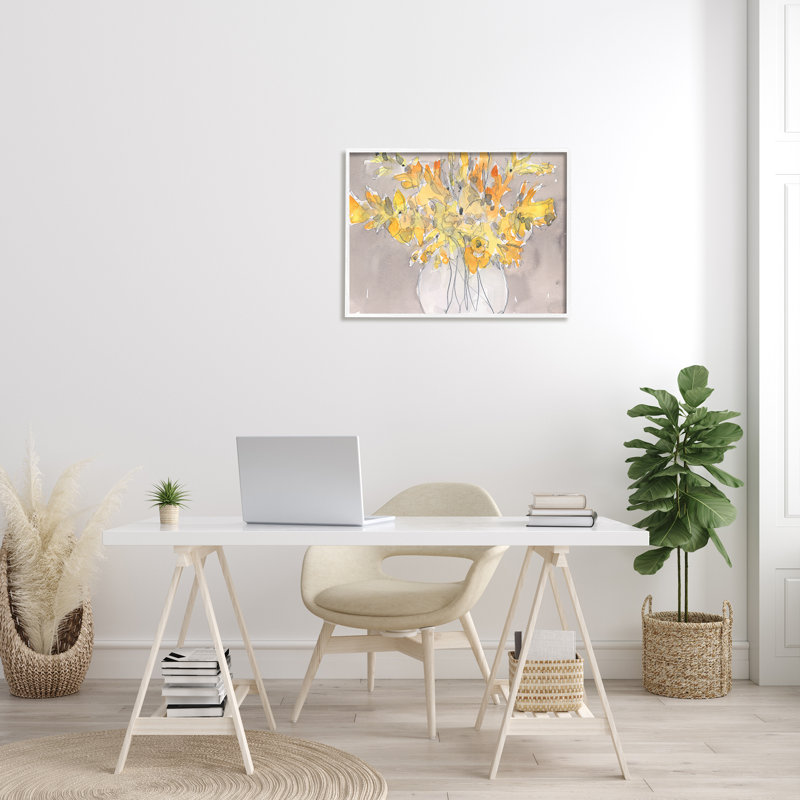 Fleurs de pétales jaunes modernes, H 24 po x l 30 po x P 1,5 po, Giclée encadrée blanc bord de mer