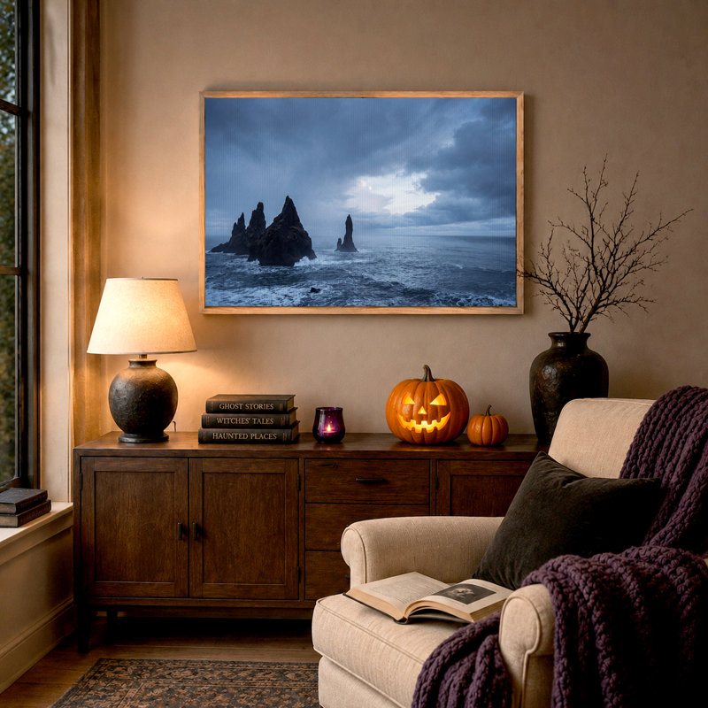 Art mural sur toile, "Dark Sea Stacks Under Stormy Sky", H 18 po x l 24 po