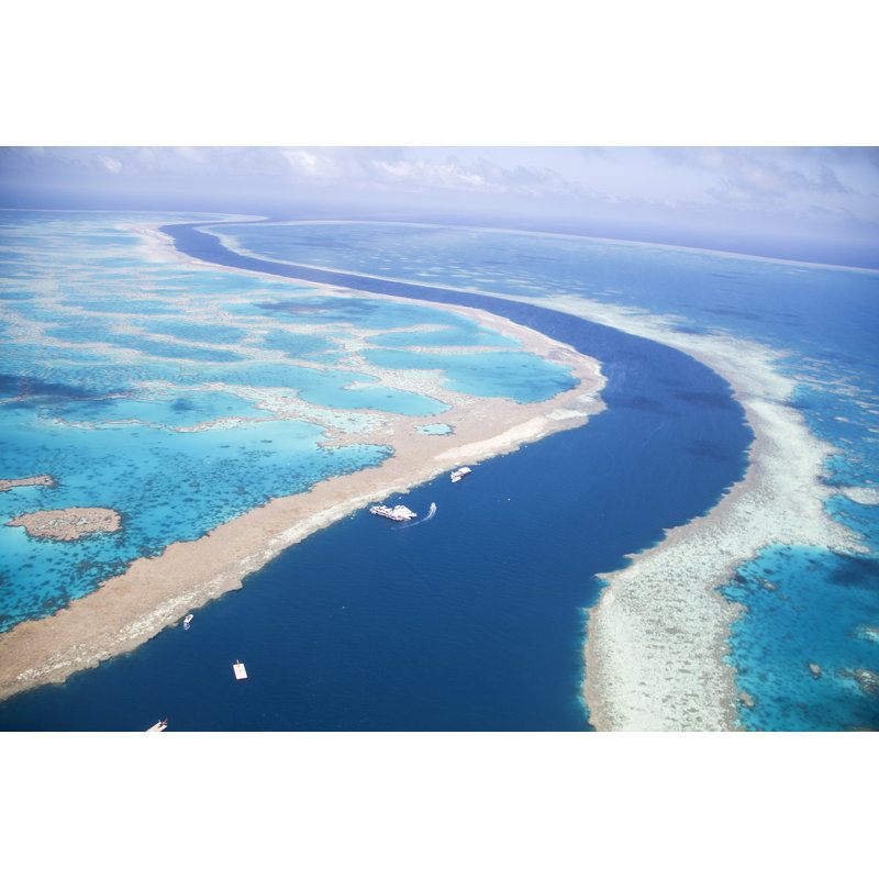 «Tidal Channel Through the Great Barrier Reef» par Maerie - photographie sur toile tendue, H 8 po x l 12 po x P 1,25 po