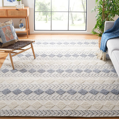 Slatington Hand Loomed Wool/Cotton Southwestern Rug in Ivory/Gray