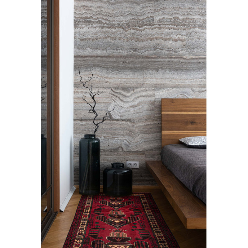 Tapis rouge Teimani 3 pi 7 po x 6 pi 7 po
