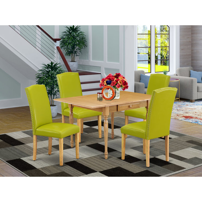 L'ensemble de salle à manger 5 pièces comprend une table de salle à manger rectangulaire avec Dropleaf et 4 chaises Parson en similicuir vert automne, chêne