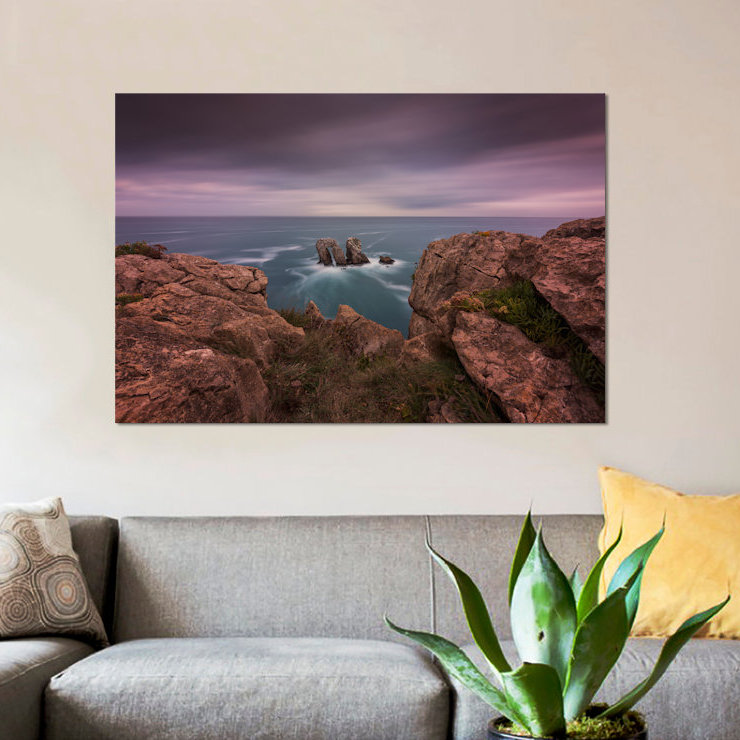 « falaises of light », reproduction de photo sur toile, H 16 po x l 24 po x P 1 po, Papier d'art encadré noir, Blanc