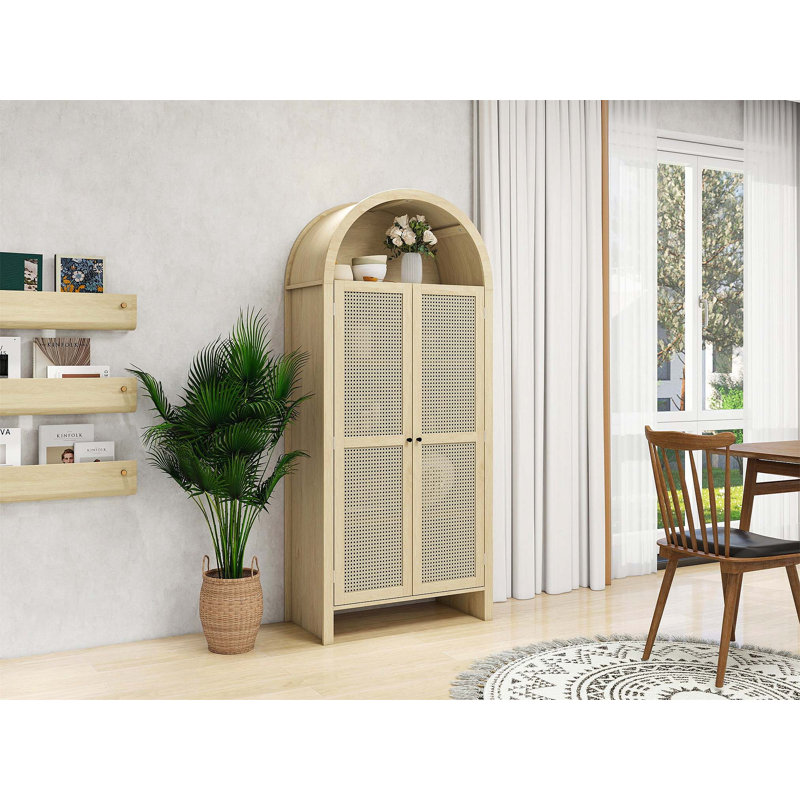 Armoire de cuisine autoportante de 63 pouces de large avec 4 portes et une tablette à micro-ondes pour un rangement efficace et une conception moderne