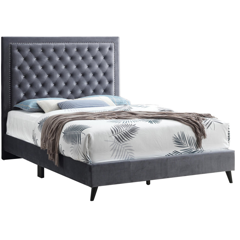 Grand lit chic gris pour le confort de la chambre à coucher - Structure moderne avec système de support surélevé