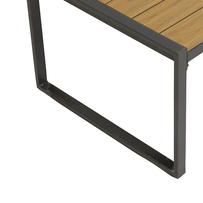 Table basse d'extérieur avec structure en acier et plateau en bois