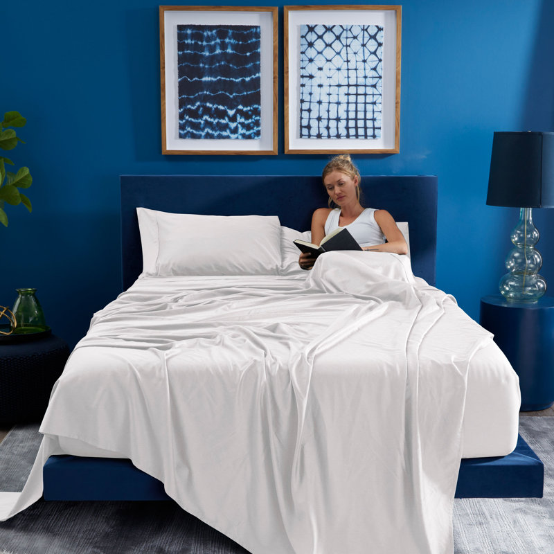 White Polyester Standard/Queen Pillowcase Set