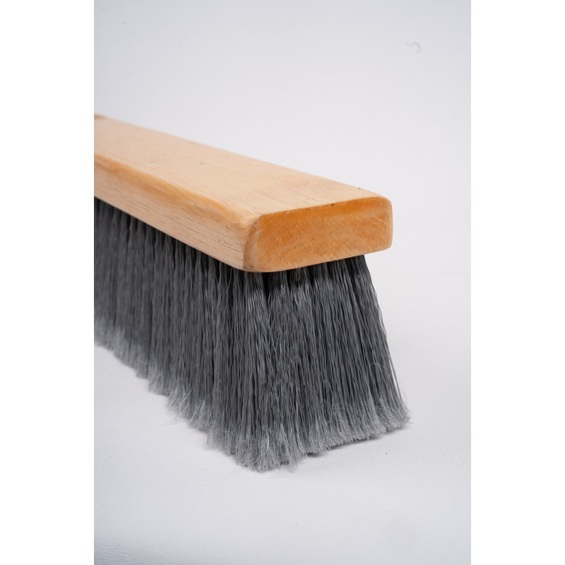 Balai à pousser 24 po avec drapeau gris, Gris