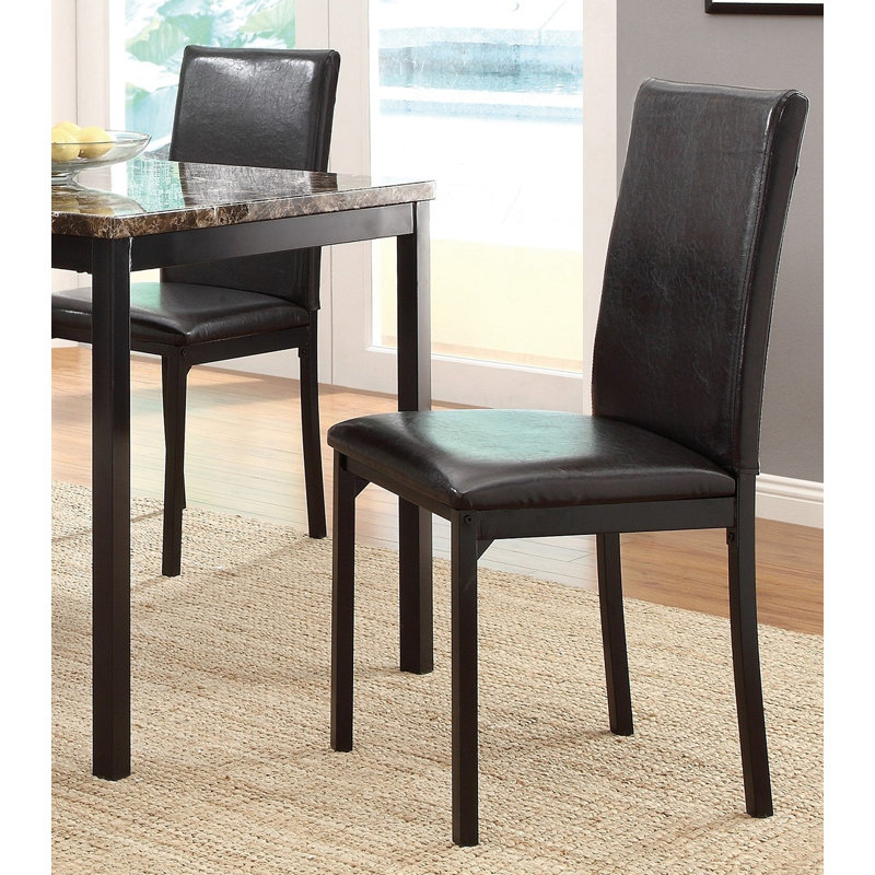 Ensemble de 4 chaises avec cadre en métal et siège en similicuir