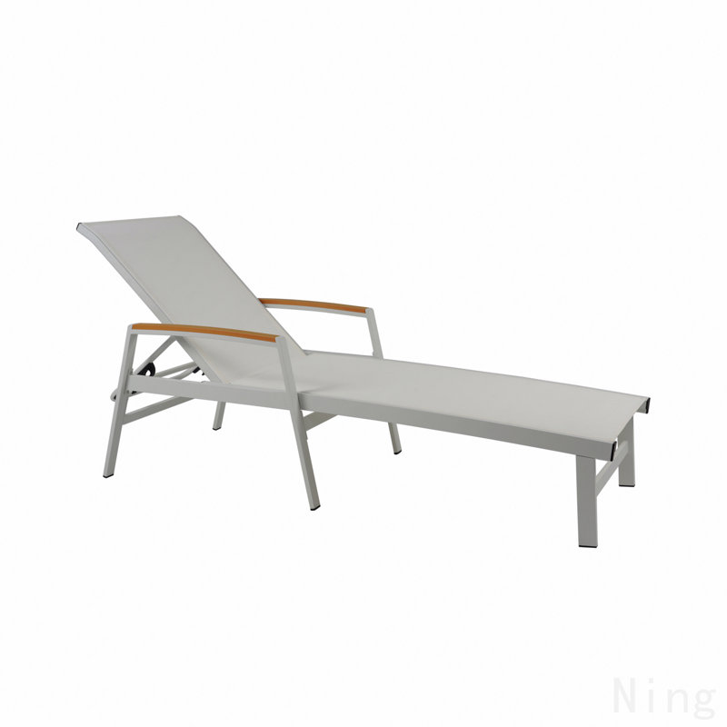 Chaise longue, Blanc