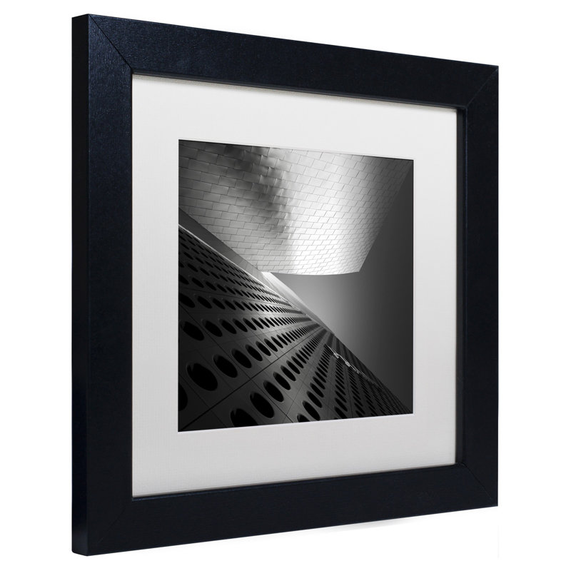 Prada par Dave MacVicar - reproduction de photo sur toile encadrée, H 11 po x l 14 po x P 0,5 po