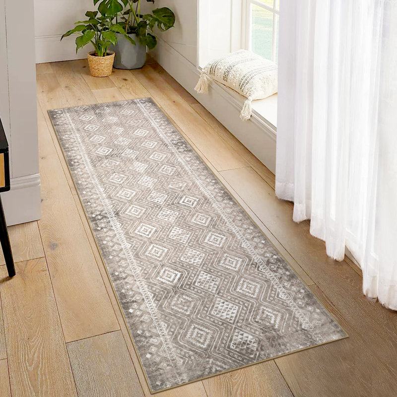 Klyde Washable Southwestern Indoor Rug, Runner 2' x 6'