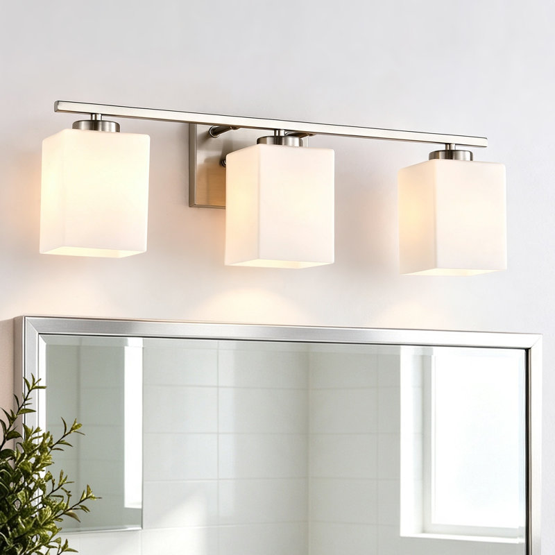Éclairage pour meuble-lavabo d'intérieur avec abat-jour carré en verre gravé blanc, 3 Lights, Nickel brossé