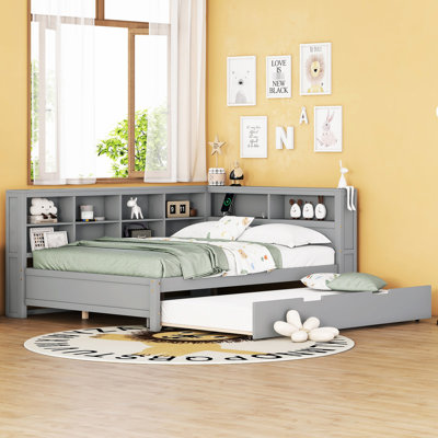 Lit de jour gris en bois pleine grandeur avec lit gigogne escamotable, tablette de rangement et charge, idéal pour une chambre à coucher au design minimaliste