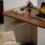Bureau simple et luxueux-1090848810