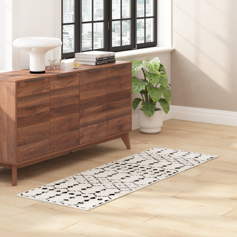 Geometric Indoor Rug, Runner 2' x 6'
