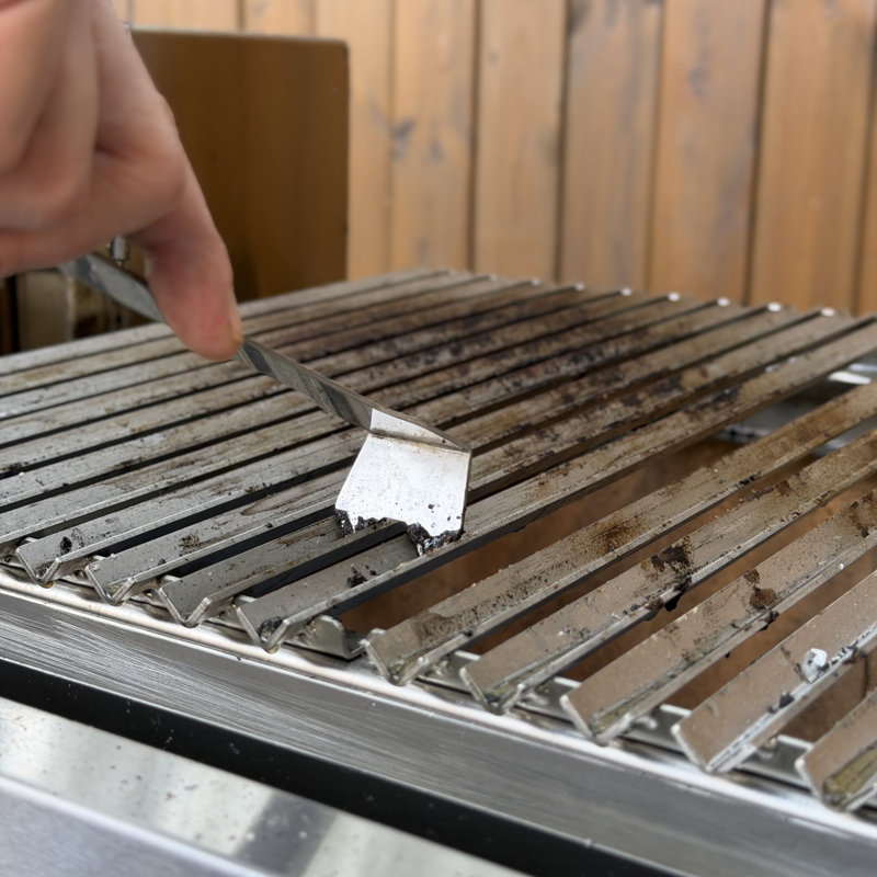 Barbecue au charbon de bois et bois 77 po Infinity