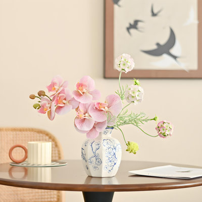 Ornements de fleurs simulées
