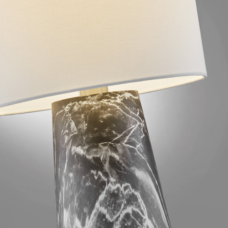 Lampe de table en résine Iarlaith, Noir, H 22,25 po x l 13 po x P 13 po