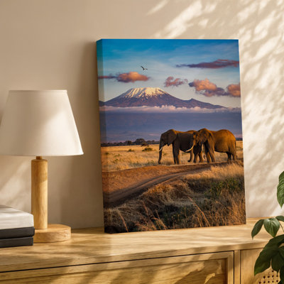 Toile, "Un paysage serein avec deux majestueux éléphants debout dans un mur"