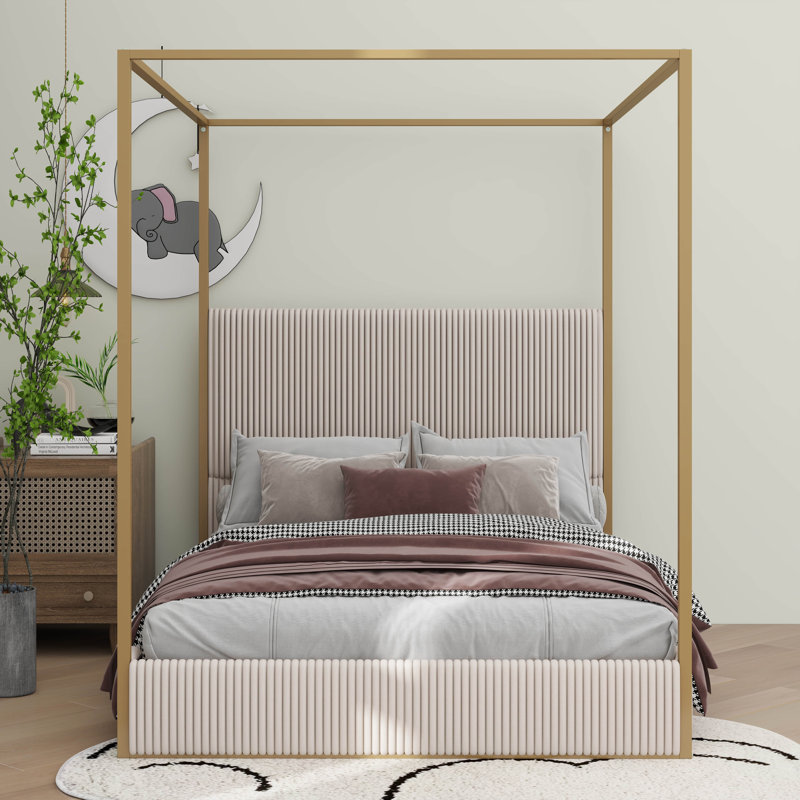 Grand lit à baldaquin en métal de luxe grand avec tête de lit tapissier et quatre affiches, Doré + beige