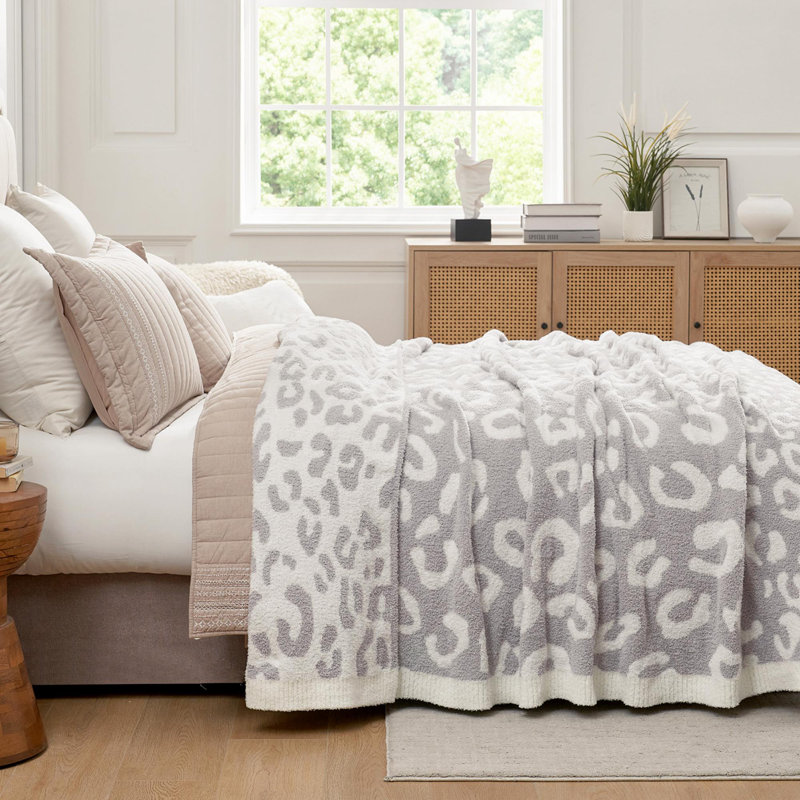 Reversible Animal Print Knit Throw Blanket Soft Feather Yarn Blankets Lightweight Leopard Throw, Mother's Day Gift