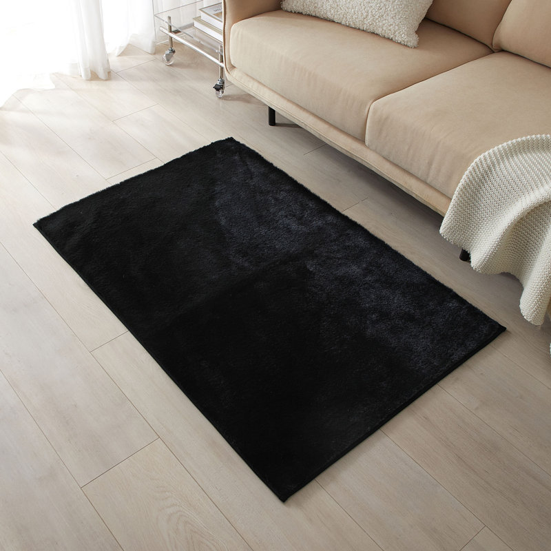 Svetlana Faux Fur Indoor Rug, Black
