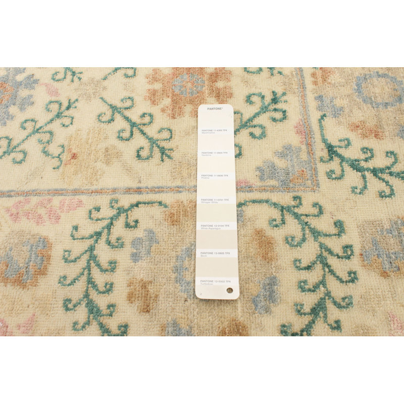 Tapis unique en laine noué à la main crème 5 pi x 7 pi 8 po New Age Lahore