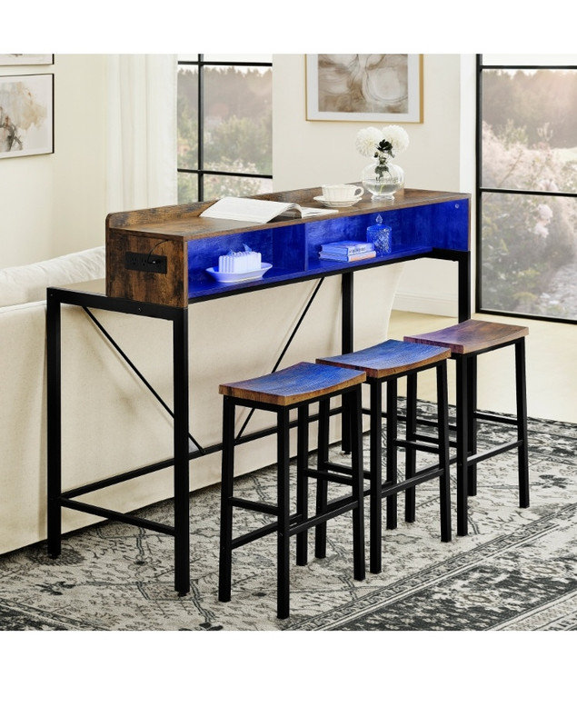 Ensemble de table de bar de 59 po de long à hauteur de comptoir avec multiprise intégrée et DEL - table + 3 tabourets rembourrés, peu encombrant pour la cuisine / le salon / la salle de jeux