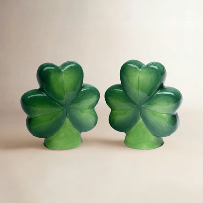 Cosmos Gifts Shamrock Salt and Pepper Set