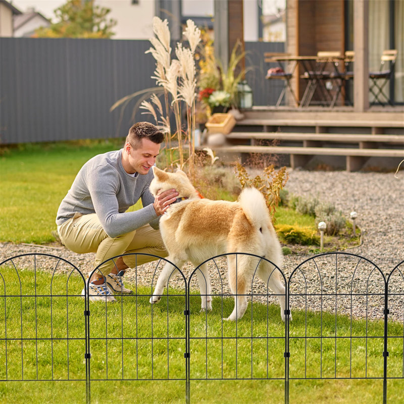 61 cm H x 825 cm W Border Fencing