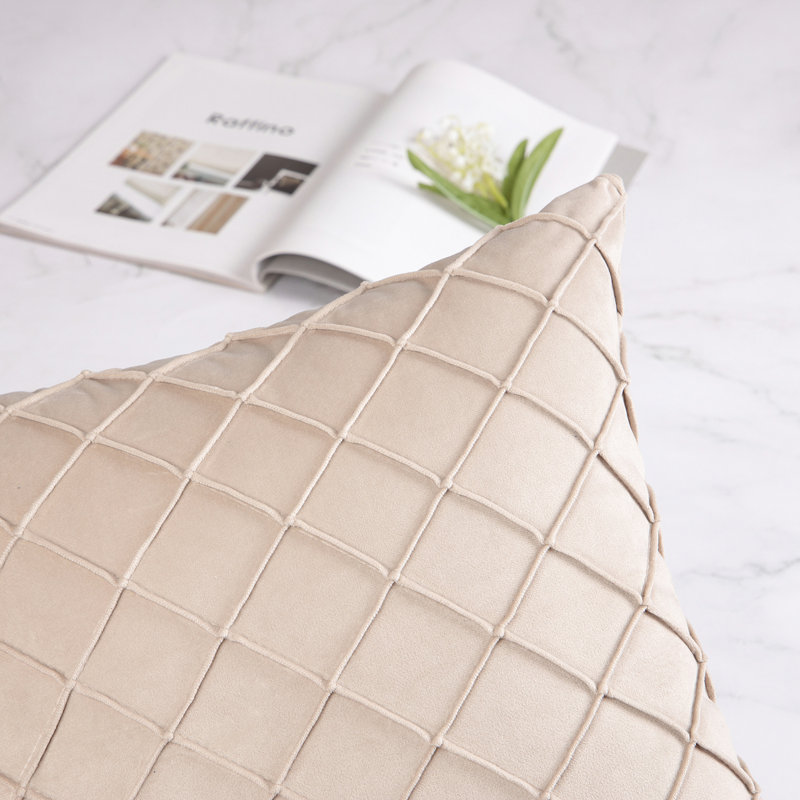 Coussin décoratif carré en velours 18 po, coussins décoratifs texturés à losanges, Beige