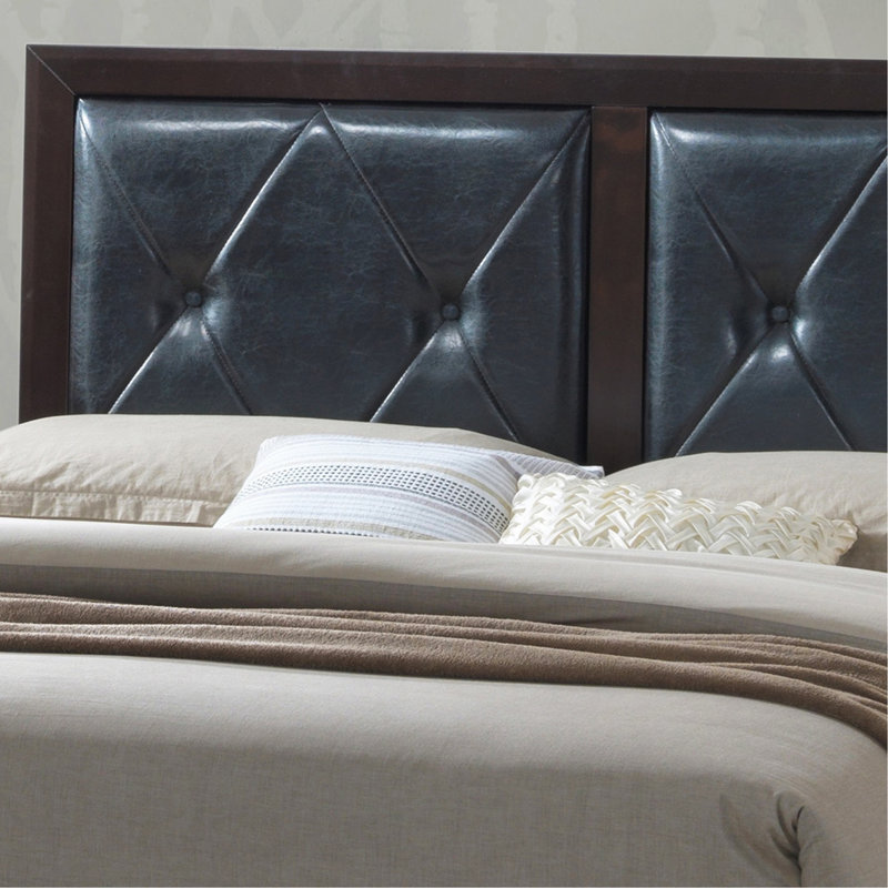 Charmant lit espresso au design transitionnel