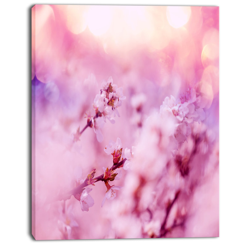 « reviewing of fleuring cerise », impression sur toile tendue, H 40 po x l 30 po x P 1 po
