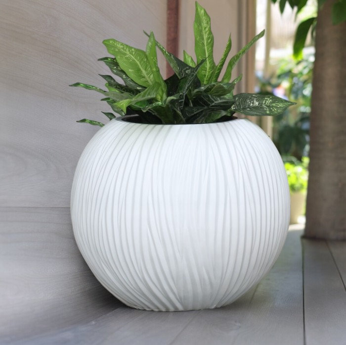 20" Pot Planter, White