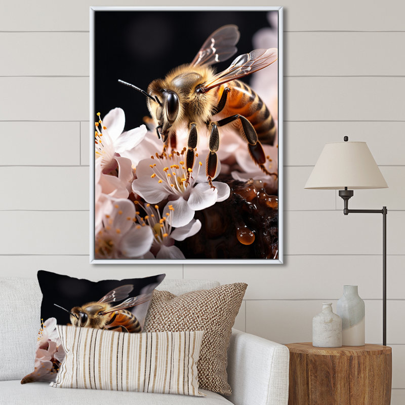 Cresie Bee Portrait Vibrant - Imprimé, H 32 po x l 24 po x P 1 po, Cadre flottant blanc