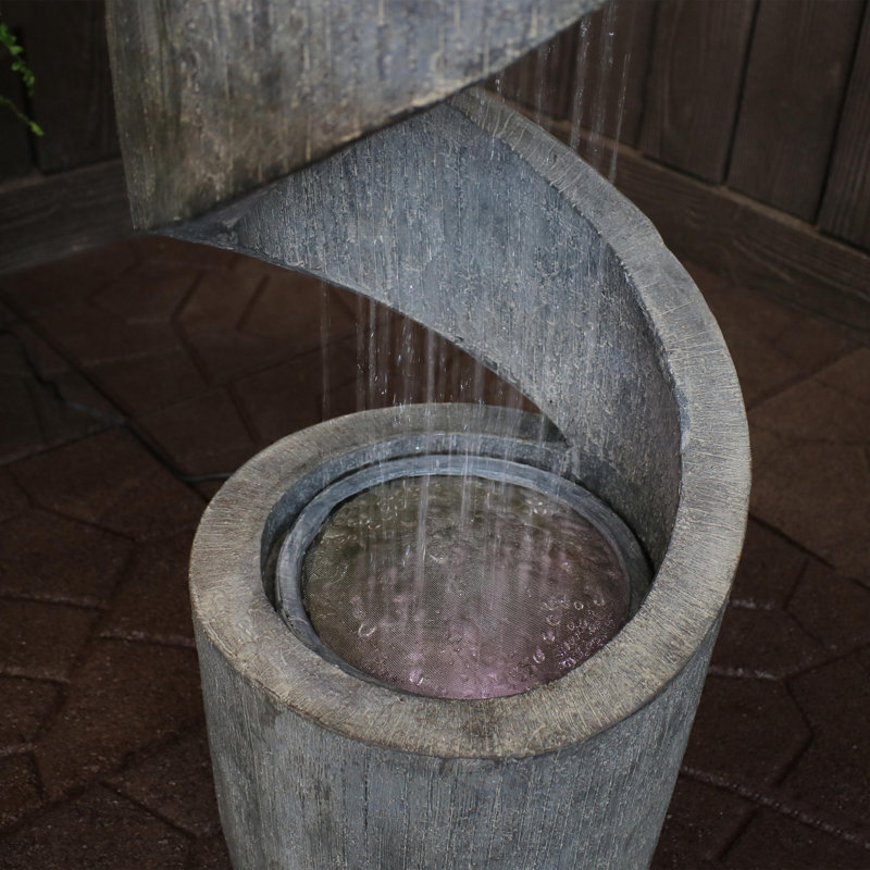 Fontaine d'extérieur moderne en polyrésine avec lumière Reepham