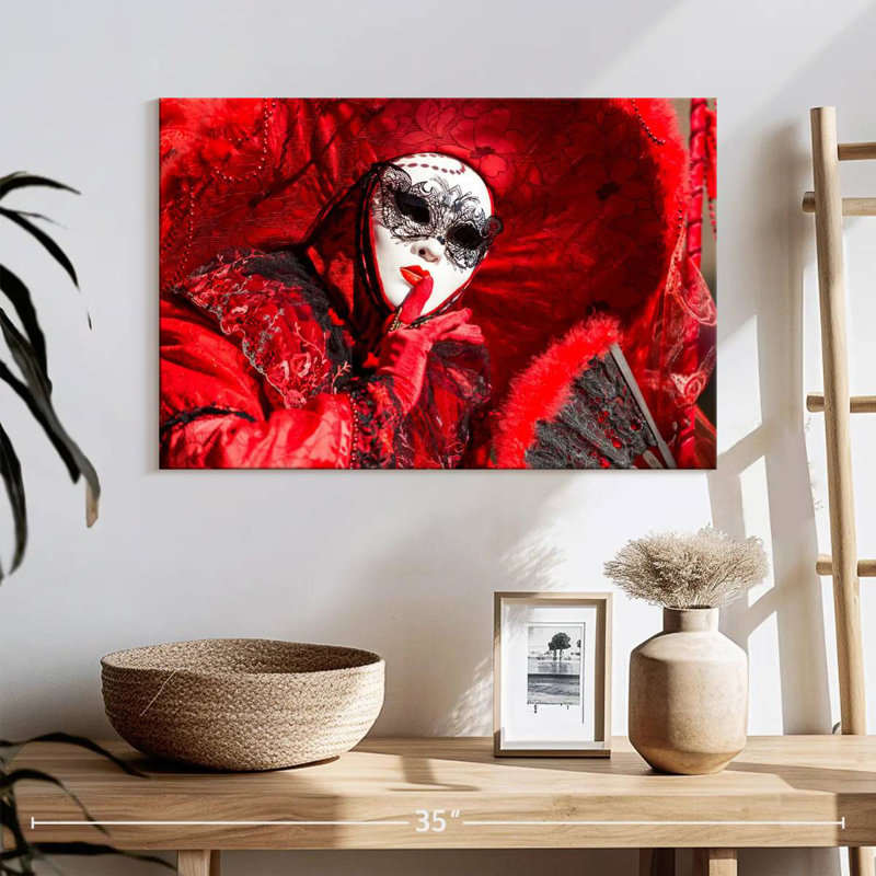 Déguisement de carnaval rouge, H 16 po x l 24 po